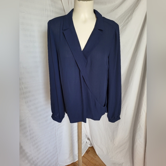 NEW Daniel Rainn Midnight Blue Blouse, Size Medium. - Picture 1 of 4